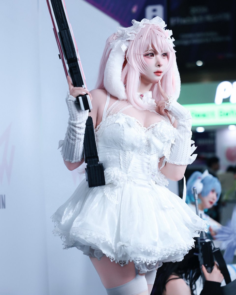 p_by_rabbit's tweet photo. 2026.05.23  Play X4

승리의 여신 니케 - 엘리스 메이헨 드림
댱이 님( @DyangYi )

#playexpo #플레이엑스포 #댱이 #nikke #coplay #코스프레 https://t.co/9IcdfEzatz