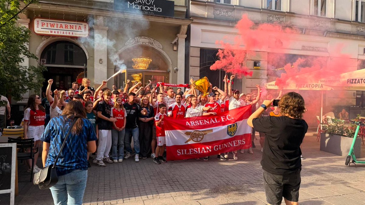 SKanonierzy's tweet photo. Witam, pięknie było! ♥️

Więcej zdjęć podeślemy w tygodniu! 🔥

WE LOVE YOU ARSENAL! #COYG https://t.co/ryaVhdoBPO