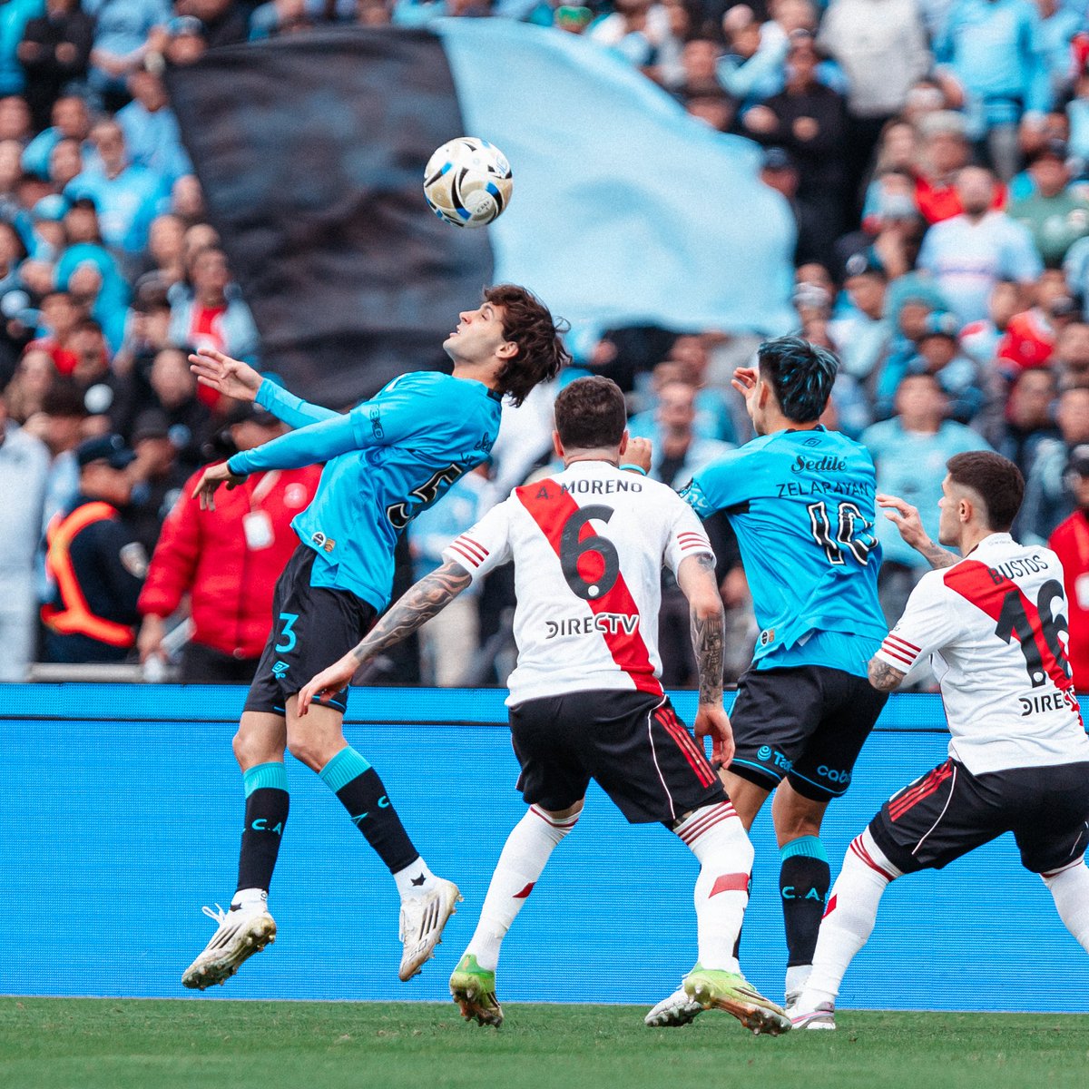 Belgrano's tweet photo. ⏱  25' PT | #VamosLaB 🏴‍☠️

➡️ #BELGRANO 0-1 RIVER

⚽ #TorneoMercadoLibre
📺 Seguilo en vivo por ESPN Premium y TNT Sports
Suscribite al 🔗https://t.co/qAmiCNBBrh https://t.co/cqK3T3BOEt