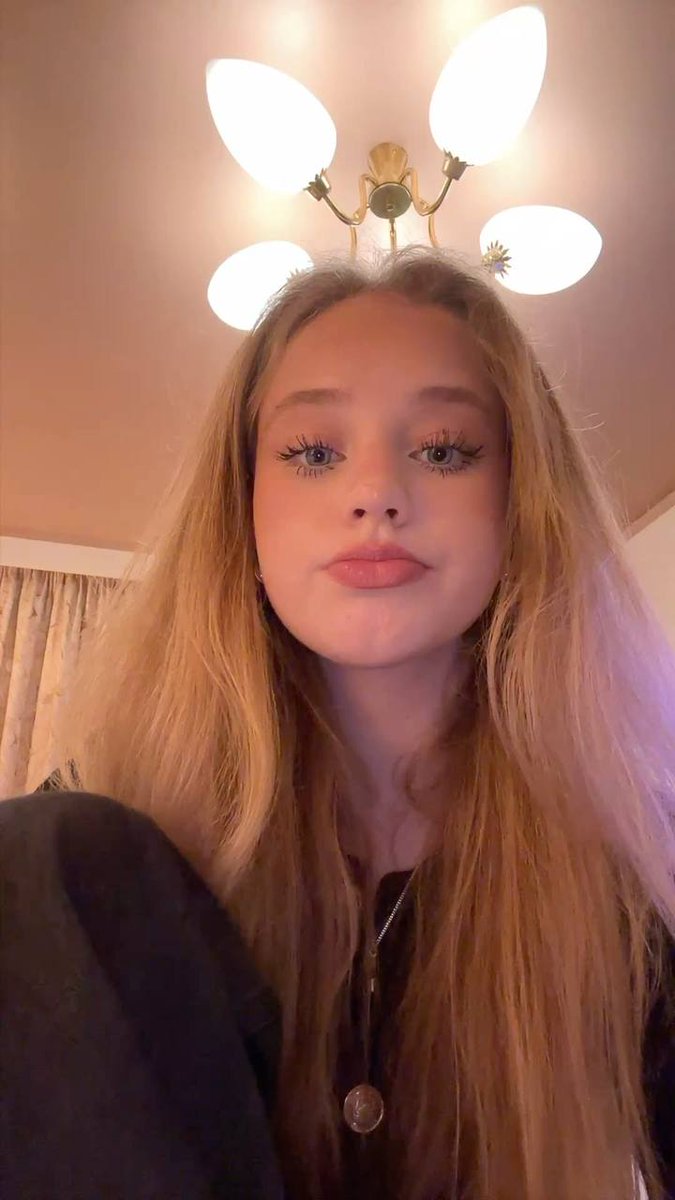 Alice tweet media