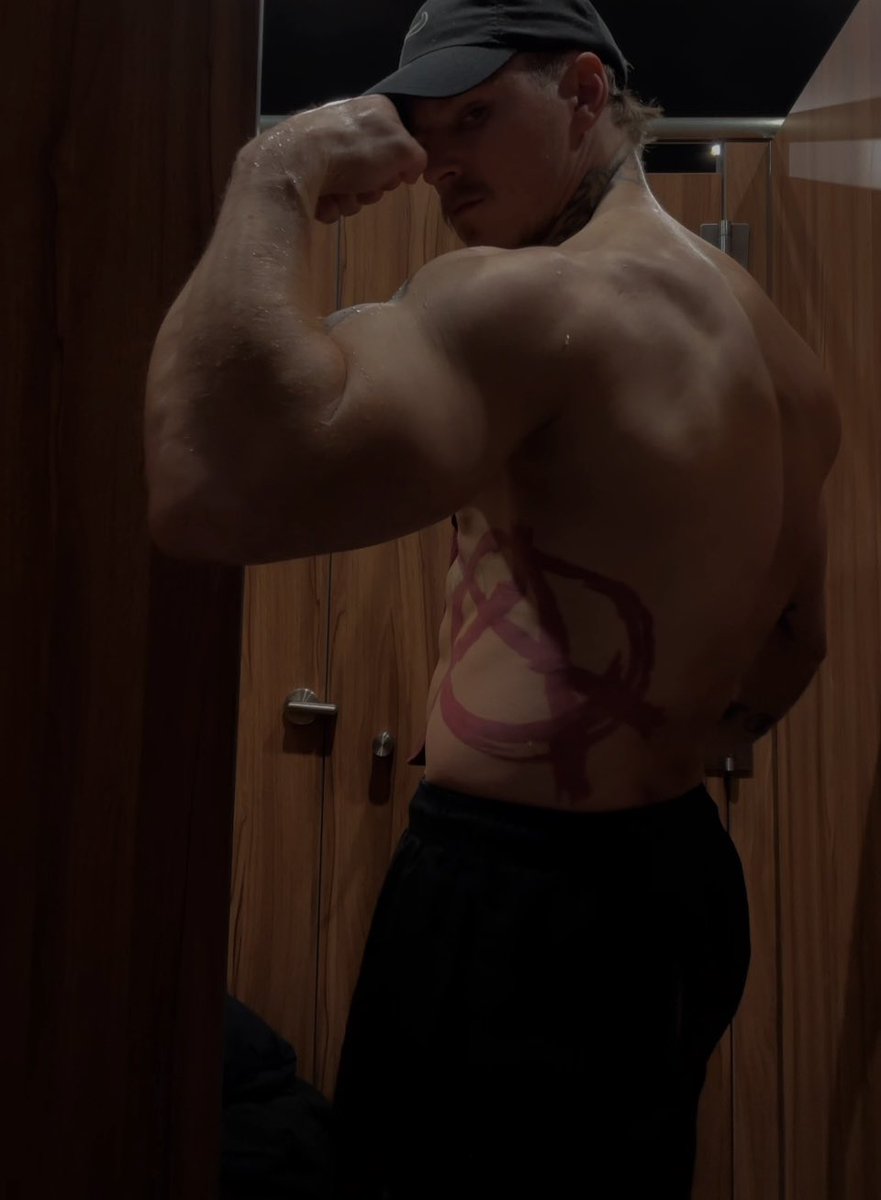 pump flex king tweet media
