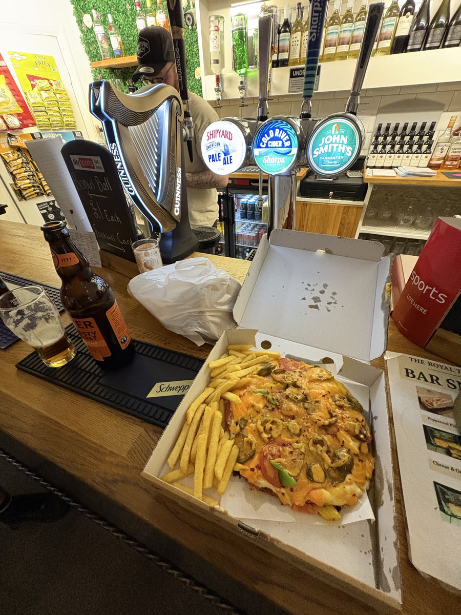 __Ge11y__'s tweet photo. Only one way to finish a great but ultimately disappointing weekend. Parmo time!🔴⚪️ https://t.co/ubvY0onigr