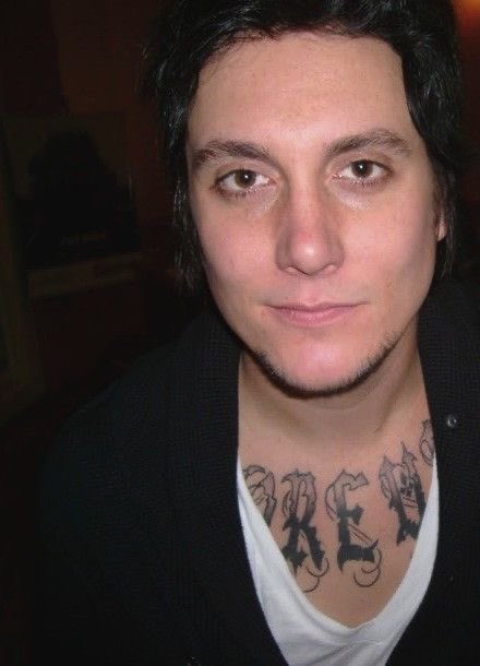 acervogates's tweet photo. synyster gates 2010 era. https://t.co/I34qrdc0c6