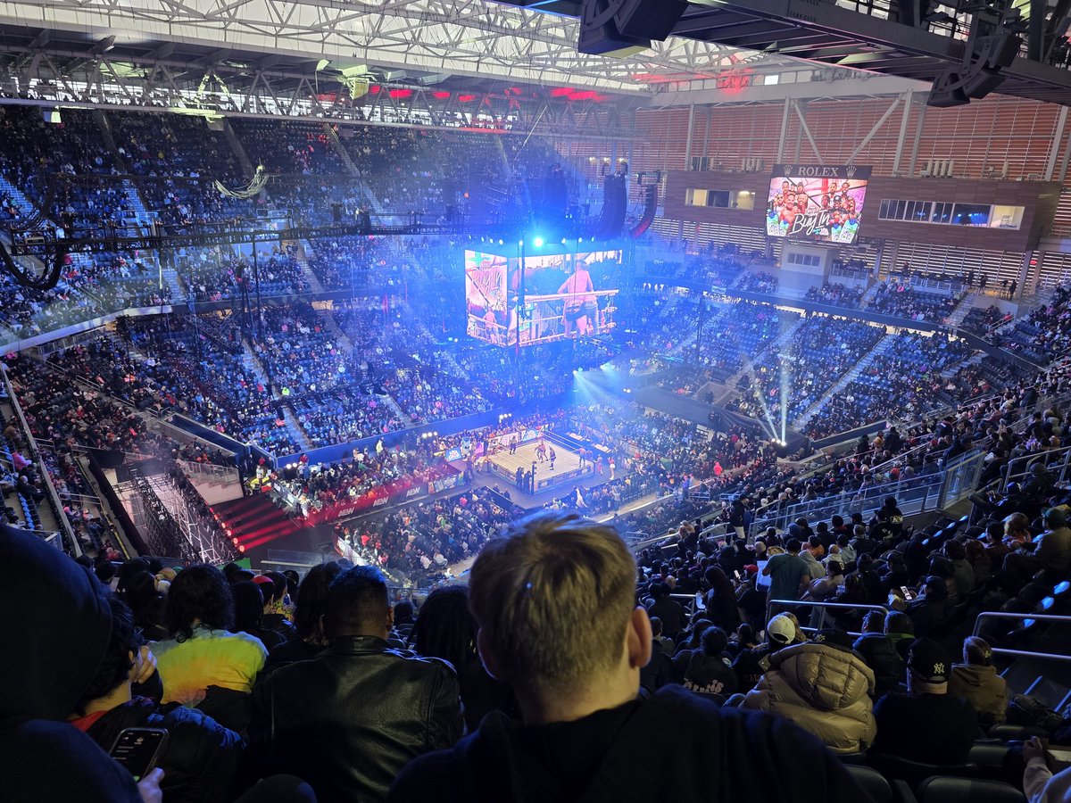 elClubLucha's tweet photo. I'm up here with Sting in the rafters https://t.co/8VYHm3m4le