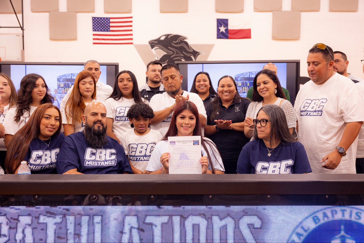 cbcsoftball17's tweet photo. 🚨SIGNEE ALERT!!🚨 Y’all give a big warm welcome to Alanah Bautista from Weslaco, Texas! Welcome to the family Alanah! #RollStangs https://t.co/3Brix8v6vw