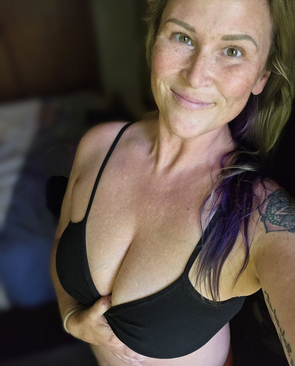 Danikajones420 tweet media