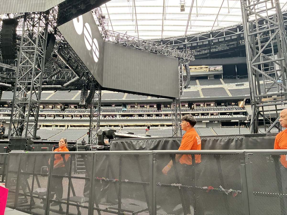 0613bun's tweet photo. 🫠🫠🫠

Arirang Vegas D2 https://t.co/FGxBbvJhxX