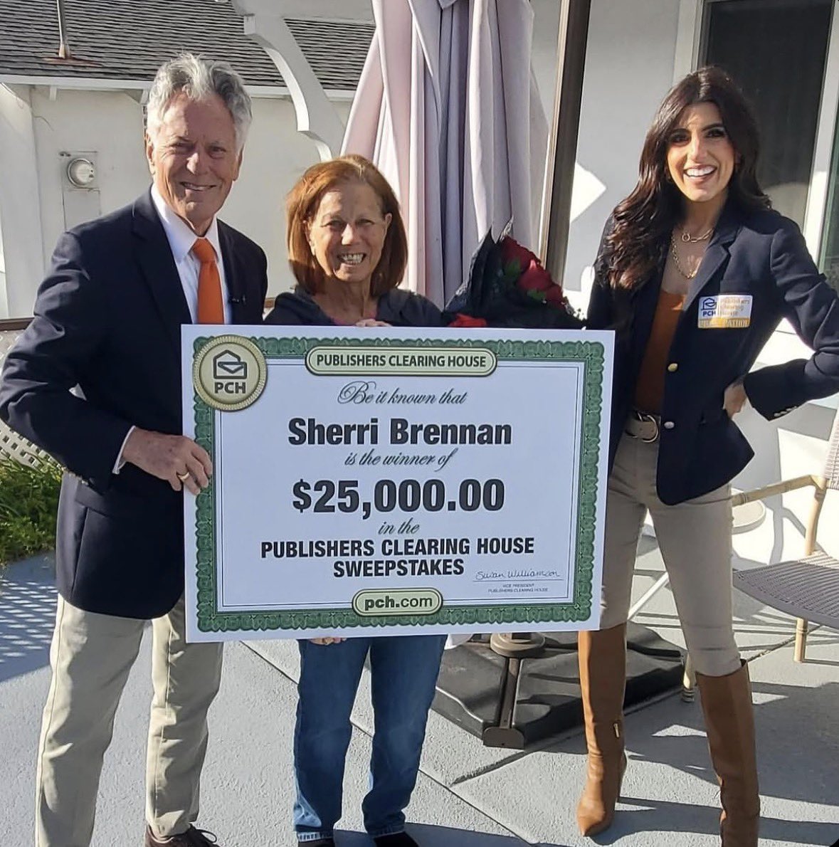 DanielleLae2's tweet photo. As soon as Californian Sherri B. opened her front door and saw the Prize Patrol's Dave Sayer and I , she knew exactly what was happening. Why? Because she'd seen Dave and Todd Sloane arrive once before in 1988 — with a Big Check worth thousands.💰🤑💸
You might be the next winner 🥇 
Just say hi in the comment section 
#pchwinner #prizepatrol #usa