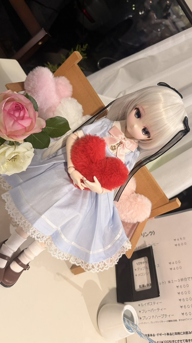 ruruka0528's tweet photo. みんなに囲まれながら
誕生できて良かったです！
お祝いケーキもありがとうございました！
とても喜んでおります( ◜ω◝ )
 #喫茶黒うさぎ https://t.co/KSjfbbifgR