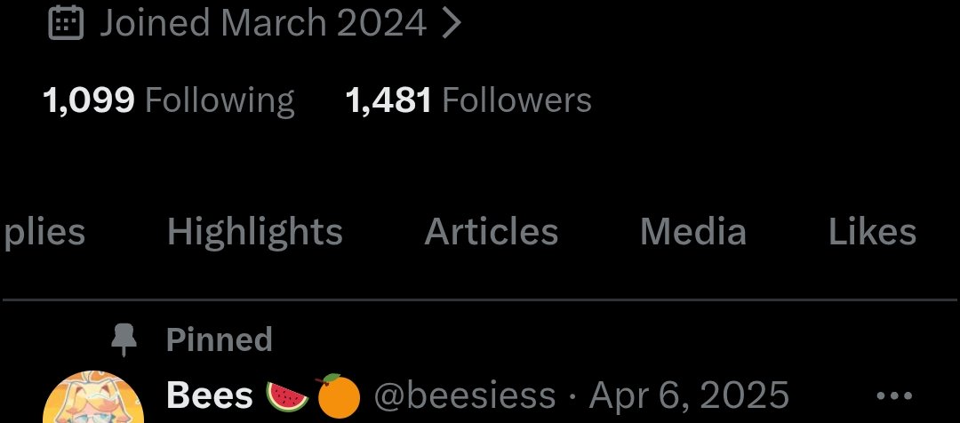 Bees 🍉🍊 tweet media