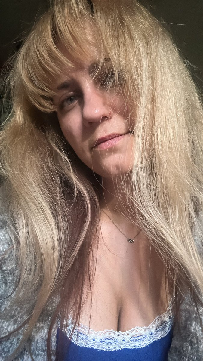 mezzy_69's tweet photo. Hope everyone is having a good yr so far, sry I don’t post here often. This has not been a good yr n rn my life is falling apart. And I don’t really have much of a family. So I’m alone n no one cares how I feel. Have a great holiday https://t.co/3HR7rsRV6t