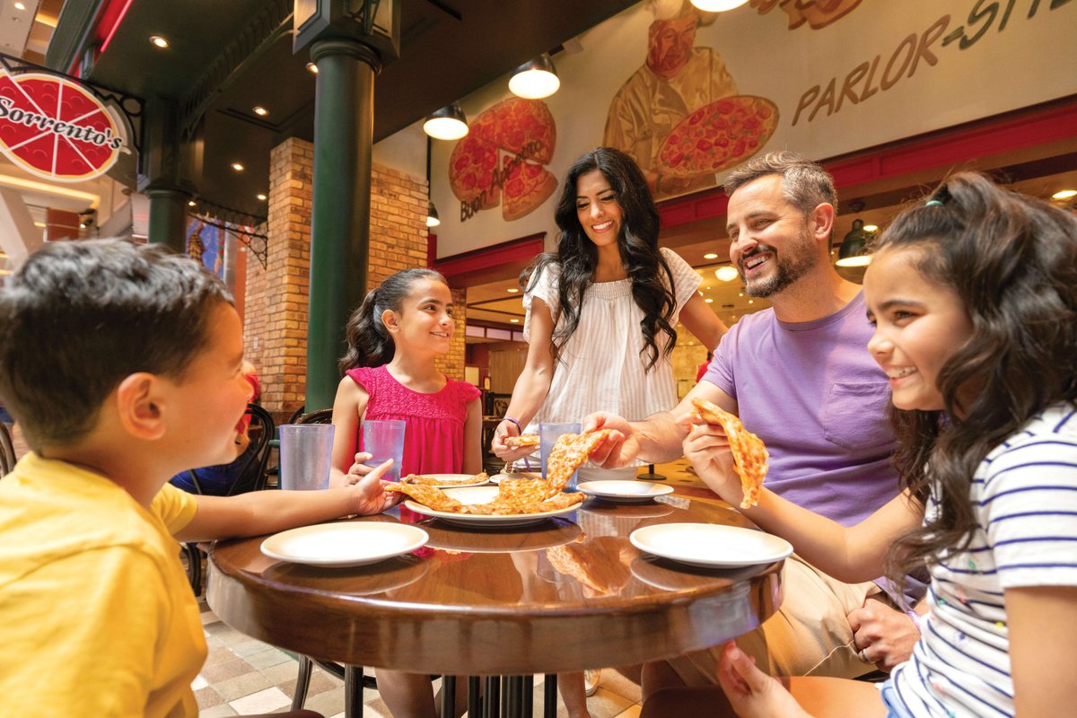 TravelRoundup's tweet photo. 🍽️ Spice up your weekend with a flavor-packed tour onboard Utopia and Wonder of the Seas! Explore complimentary menus across nine mouthwatering venues, from Sorrento's pizza to quick bites at El Loco Fresh. Contact me today to book! ✨#RoyalCaribbean #Foodie https://t.co/ragYYPUN5o