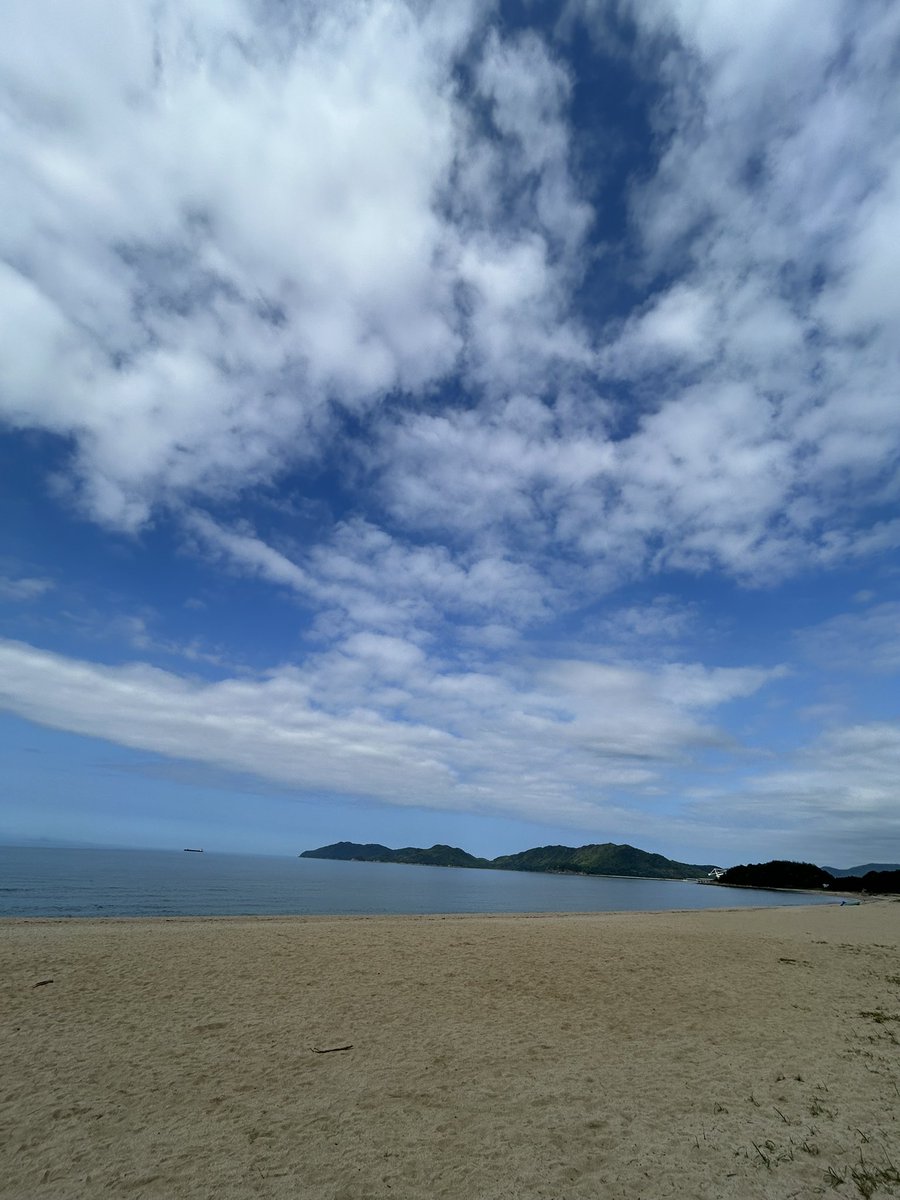 Piro2005Piro's tweet photo. イマソラ
#イマソラ
晴れ☀️
#光市
#虹ヶ浜 https://t.co/JpRiC8oDTz