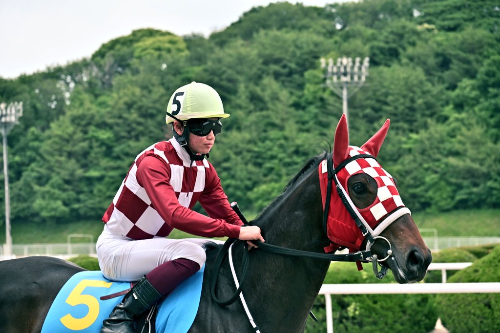 Tuki041229's tweet photo. 1R  2歳  新馬
       スーパーホープフルデビュー
       900m
ブリーズホープ×長谷川蓮
2026.05.24 https://t.co/0QFifAQ03I