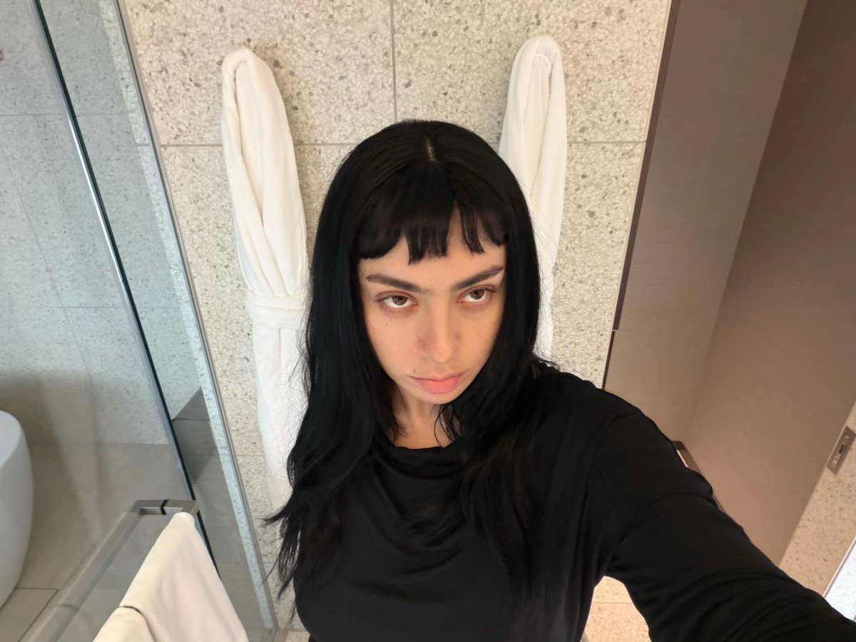 charli xcx museum tweet media