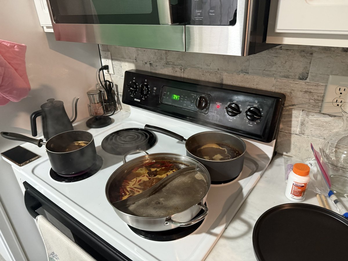 flightythenerd's tweet photo. we hosted a hot pot night at our place post con!! https://t.co/LjLPJmG83m
