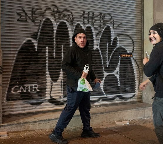 Gilbenn's tweet photo. Me sumo a la difusión de los grafiteros que ensucian la ciudad 
Por favor 
Difundir https://t.co/bl2TLEUtpi
