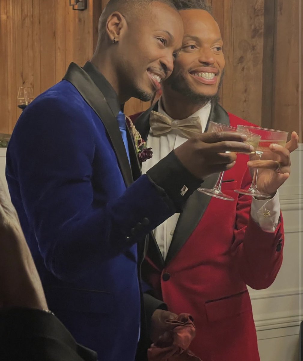 KyroRose's tweet photo. The Moncriefs 💍🏳️‍🌈 https://t.co/JLrFRSX9h4