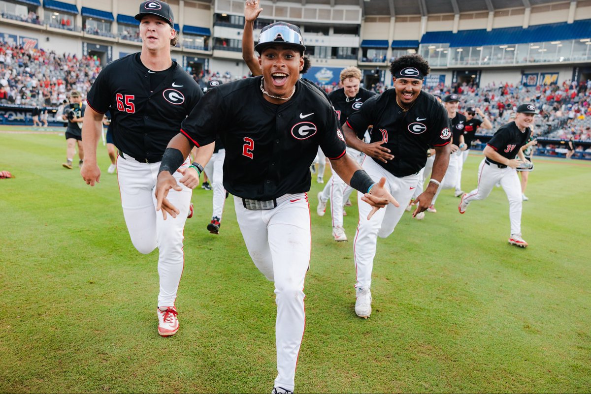 SEC's tweet photo. BEWARE OF SPLASH ZONE ⚠️

@BaseballUGA x #SECTourney https://t.co/M4YQK0Sy5E