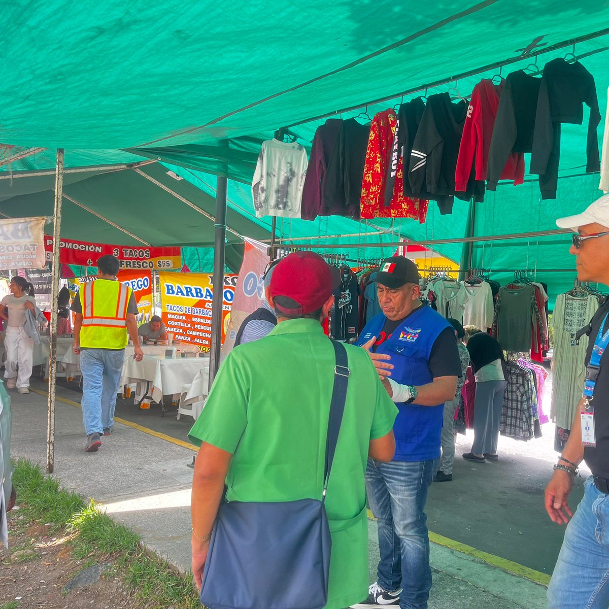 MhGobierno's tweet photo. Seguimos trabajando en beneficio de nuestras vecinas y vecinos.
#AlserviciodelosMiguelHidalguenses #AlcaldiaMiguelHidalgo https://t.co/Xe8II1ibeQ