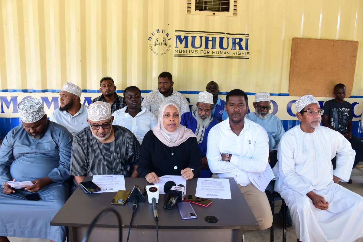 MUHURIkenya's tweet photo. Following the suspension of the night curfew in Lamu by the High Court on Thursday, May 21, MUHURI &amp; other human rights organizations, and the community leaders from Lamu Sunday held a press conference to once again amplify this message to the law enforcement agencies and the 
1/ https://t.co/VNhbfQEdqn