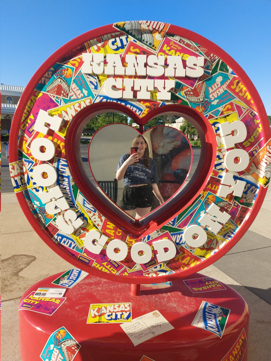 bdeansf's tweet photo. 5.24 - No pic, but she is fortunate to have a couple peers ASMing for Shawnee Mission TIP's Oklahoma soon and they need some run crew help, so she got to sit in on a rehearsal today.
On our way home, we tackled a string of hearts, including this fun one! https://t.co/TxwRw683Hn