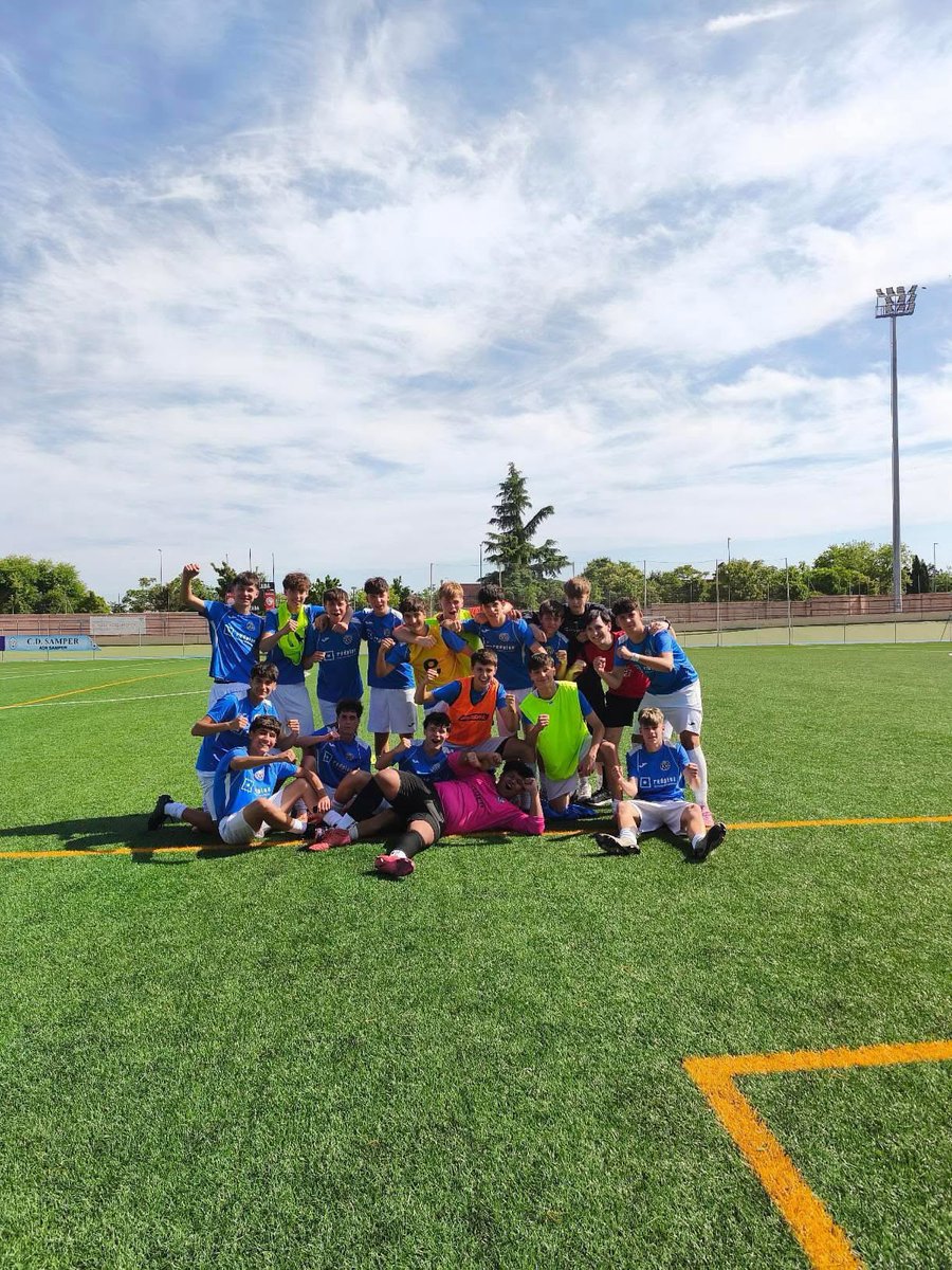 ivilopeez's tweet photo. CD Coslada 3-5 @CDVicalvaro CadA

Remontada espectacular del equipo tras ir 3-0 en el descanso. 
Sacrificio y ganas tremendas de los chicos durante estas semanas juntos. Agradecido al maximo 💙🤍 https://t.co/mQiuzY6kjn