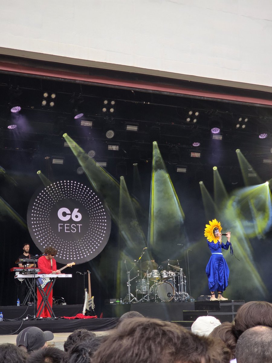 diguete's tweet photo. Magdalena Bay no C6 Fest https://t.co/ICjSiufWt8
