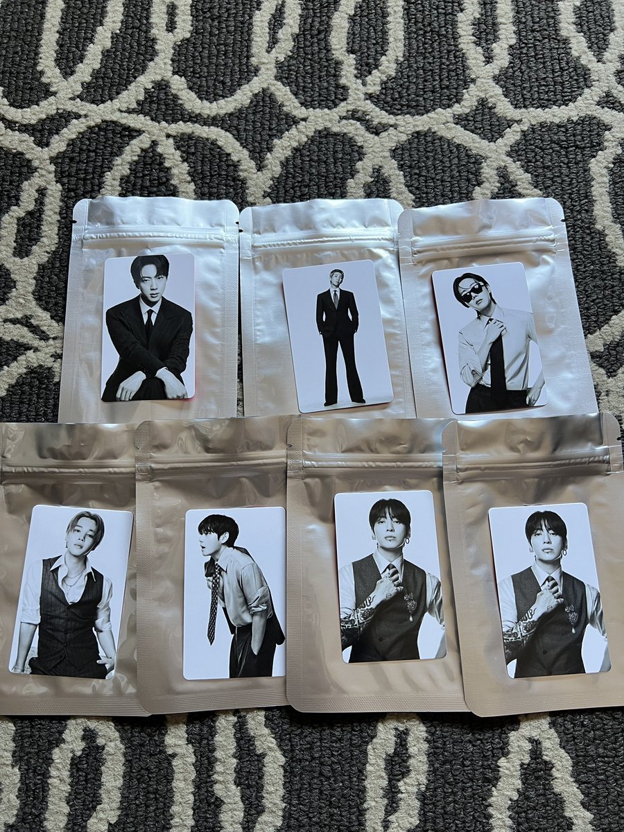 tvyanh's tweet photo. BTS Las Vegas POP UP!! 
WTT extra Jungkook FOR Yoongi!! 

Trade in person** 

#BTS #BTS_ARİRANG #BTSLASVEGAS #BTS_ARIRANG_TOUR_IN_VEGAS https://t.co/ZWH2lapM9a