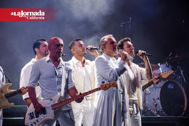 LaJornadaBC's tweet photo. 🧑‍🎤 Ante miles de espectadores en la Plaza Monumental, @boseofficial ofreció un recital de más de dos horas en las que interpretó éxitos como  “Si Tú No Vuelves”, “Olvídame Tú” y “Morena Mía”.

📸 Josué Díaz / Border Zoom

#LaJornadaBC  
#BajaCalifornia   
#Tijuana  
#NoticiasDeTijuana
