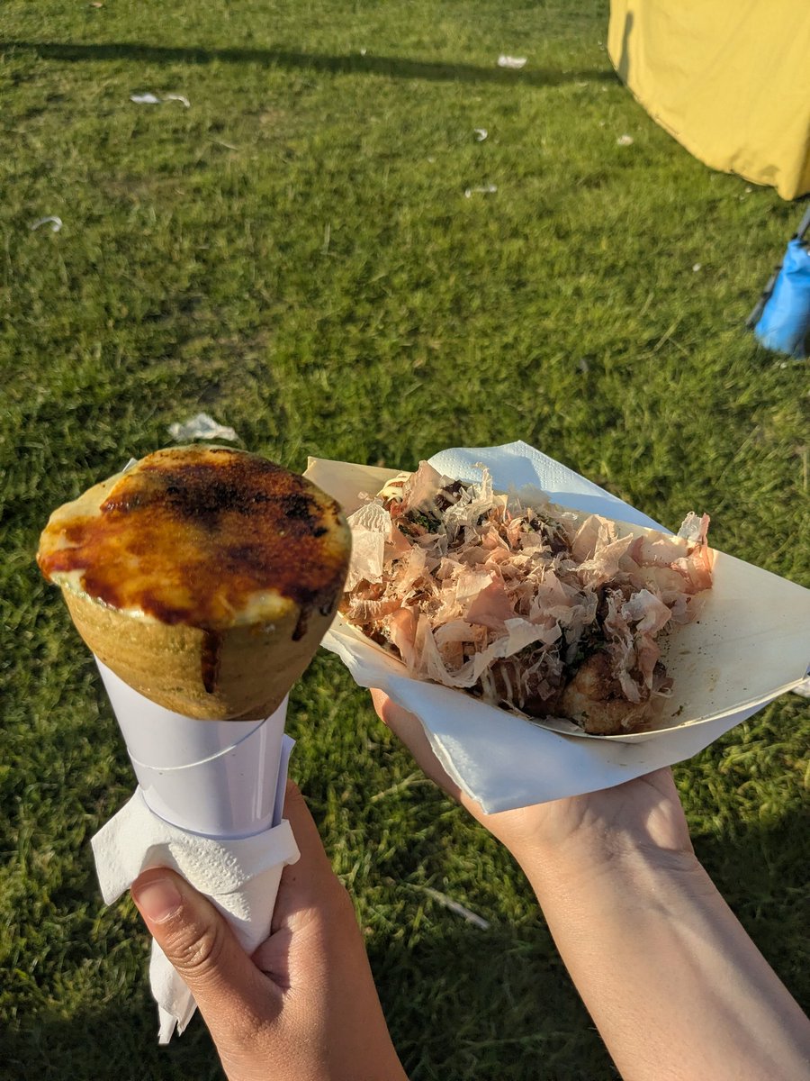 Hidiary39's tweet photo. フードフェスティバル😋
#オランダワーホリ #オランダ https://t.co/ZYY9YLdSQG