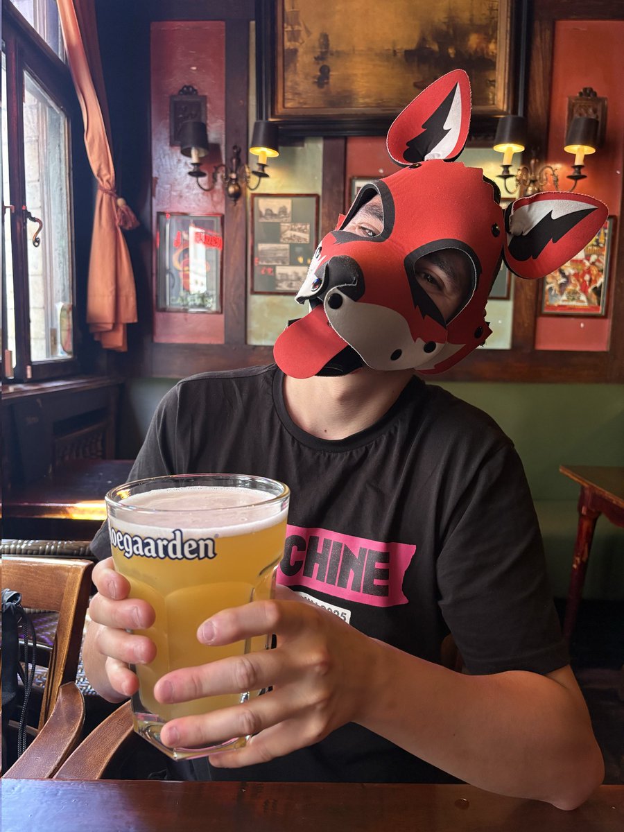 Andrew RubberFox 🔜 tweet media