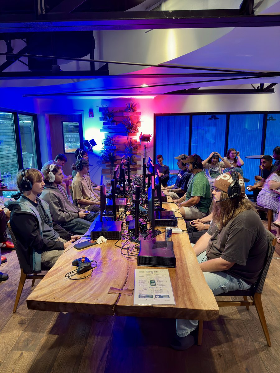 CornbreadTTV's tweet photo. MW2 LAN inside a brewery 👀
@ClassicsGG @SoaRGaming @newrealmbrewing https://t.co/gKl5zH7nAr