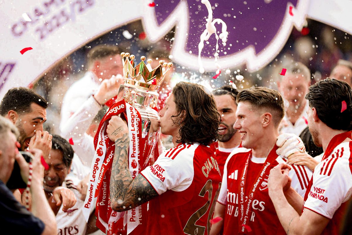 i7iiuv's tweet photo. #ارسنال #ارتيتا #arsenal ❤️🎉 https://t.co/1SmIgpRZAi