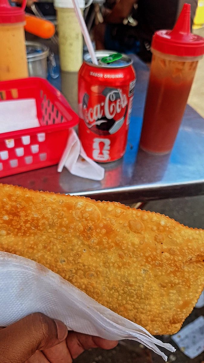 Rodolfo_carioca's tweet photo. Domingo dia de comer pastel. https://t.co/G7Q3xIlTJu