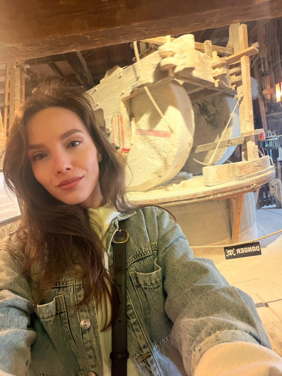 Alina tweet media