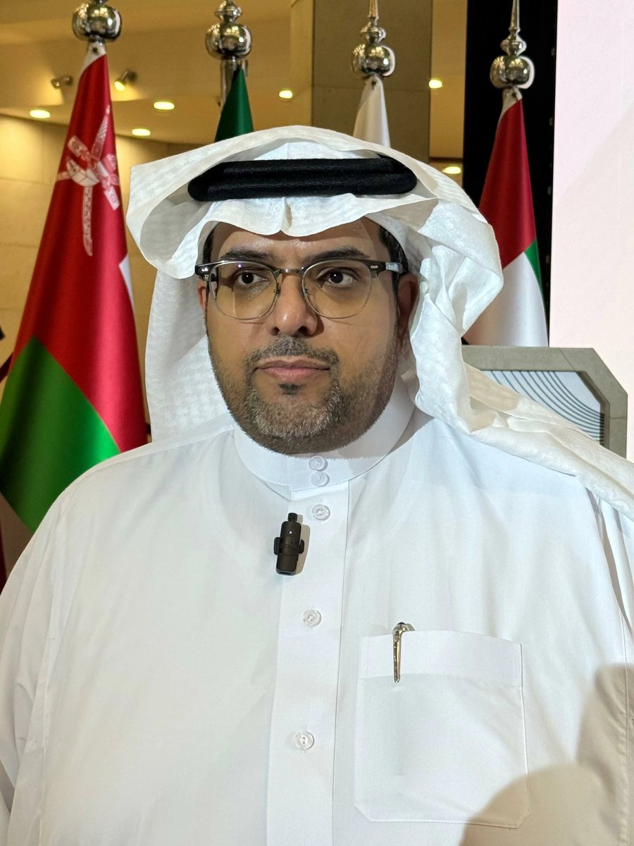 albiladdaily's tweet photo. #البلاد | #مجلس_التعاون_أخوة_وتكامل_45

مدير عام #الهيئة_الخليجية_للسكك_الحديدية م. محمد الشبرمي:  

- المشروع يربط #الكويت مرورا بـ #السعودية و #البحرين و #قطر و #الإمارات وصولا إلى #عُمان 
- يمتد المشروع بطول أكثر من 1700 كيلومتر  
- سرعته المقررة تصل إلى 220 كيلومترا في الساعة 
- من المقرر تشغيله في عام 2030

#صحيفة_البلاد | #مجلس_التعاون_الخليجي
@GCCSG