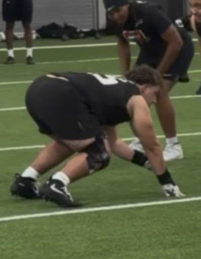 messered_up's tweet photo. Had a great time at Trench Warfare! Thank you @twftraining for putting on a great camp and allowing me to show my skills. 
@malik_moore1 @l_heldt @CoachMyersSC @RecruitBvilleFB @BIRDVILLE_FB https://t.co/FtMtdbEhF8