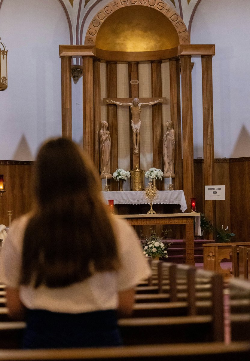 Pray The Rosary tweet media