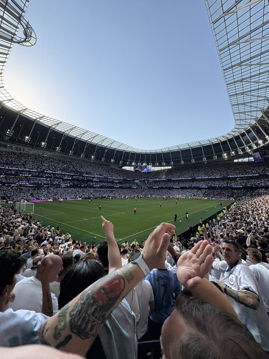 thfcpipe's tweet photo. you spurs🤍 https://t.co/jtec1M70Bu