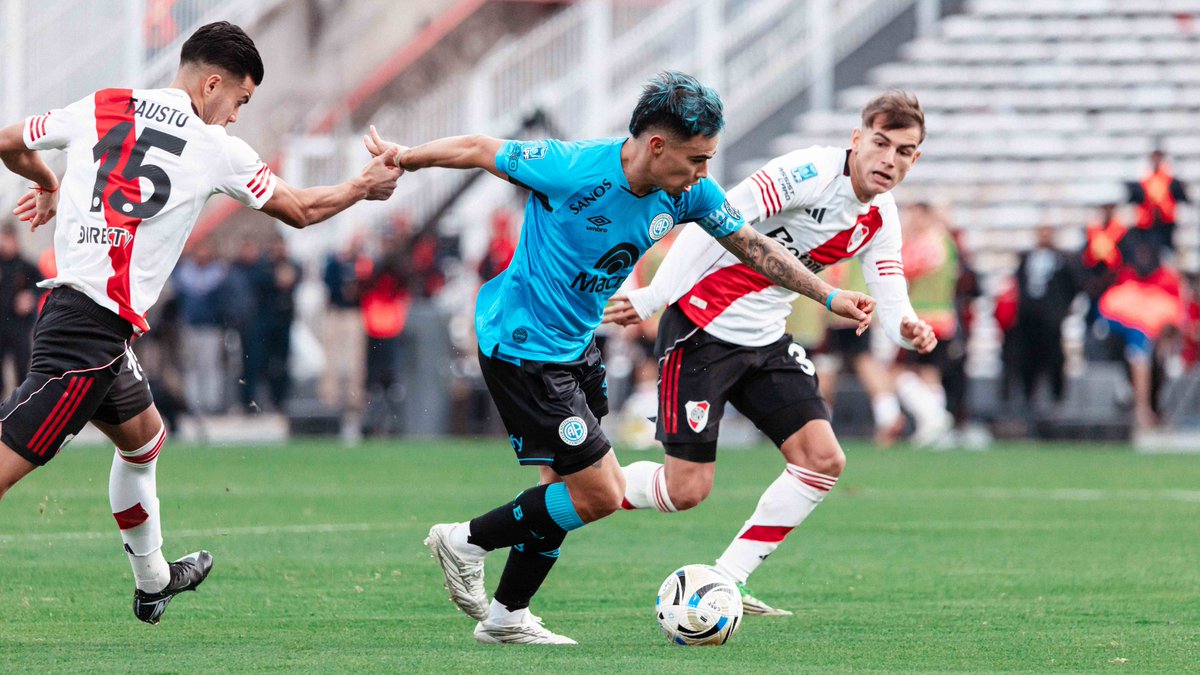 Belgrano's tweet photo. ⏱  29' ST | #VamosLaB 🏴‍☠️

➡️ #BELGRANO 1-2 RIVER

⚽ #TorneoMercadoLibre
📺 Seguilo en vivo por ESPN Premium y TNT Sports
Suscribite al 🔗https://t.co/qAmiCNBBrh https://t.co/Y0R8FHTjQU