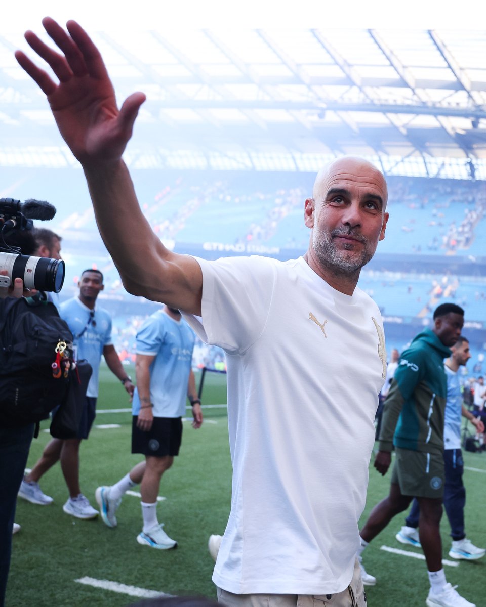 brfootball's tweet photo. Pep Guardiola's farewell to Manchester City 👋 https://t.co/I05ZZSOkaG