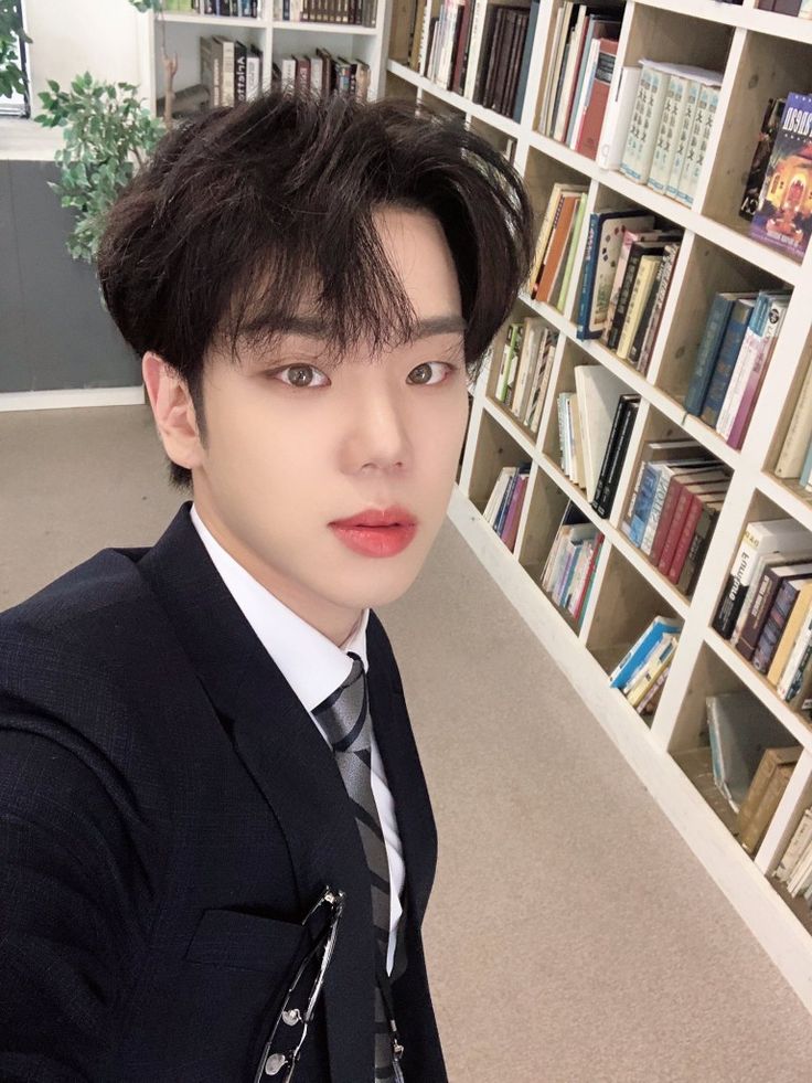 Yuchangerine_'s tweet photo. Kim Byeongkwan from A.C.E 👄 https://t.co/eKoUSxDHgq