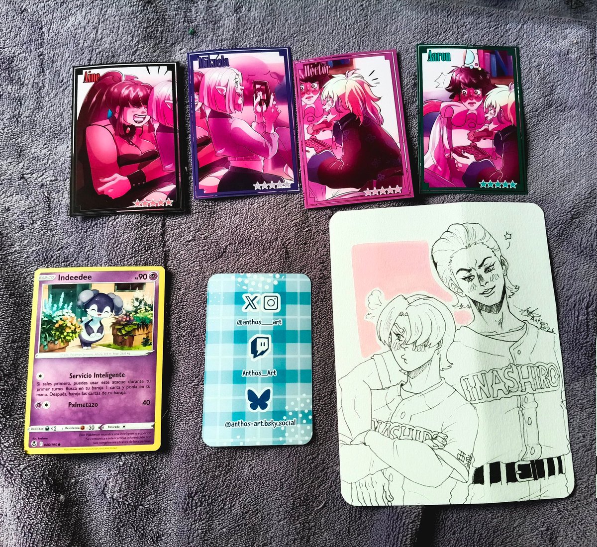 aoryuucchi's tweet photo. Una comisión preciosa que hizo @anthos__art, se dobló un poco en la bolsa pero eso se arregla fácil. Gracias por los freebies y que disfrutes daiya!!! https://t.co/s2f9qPaNV6