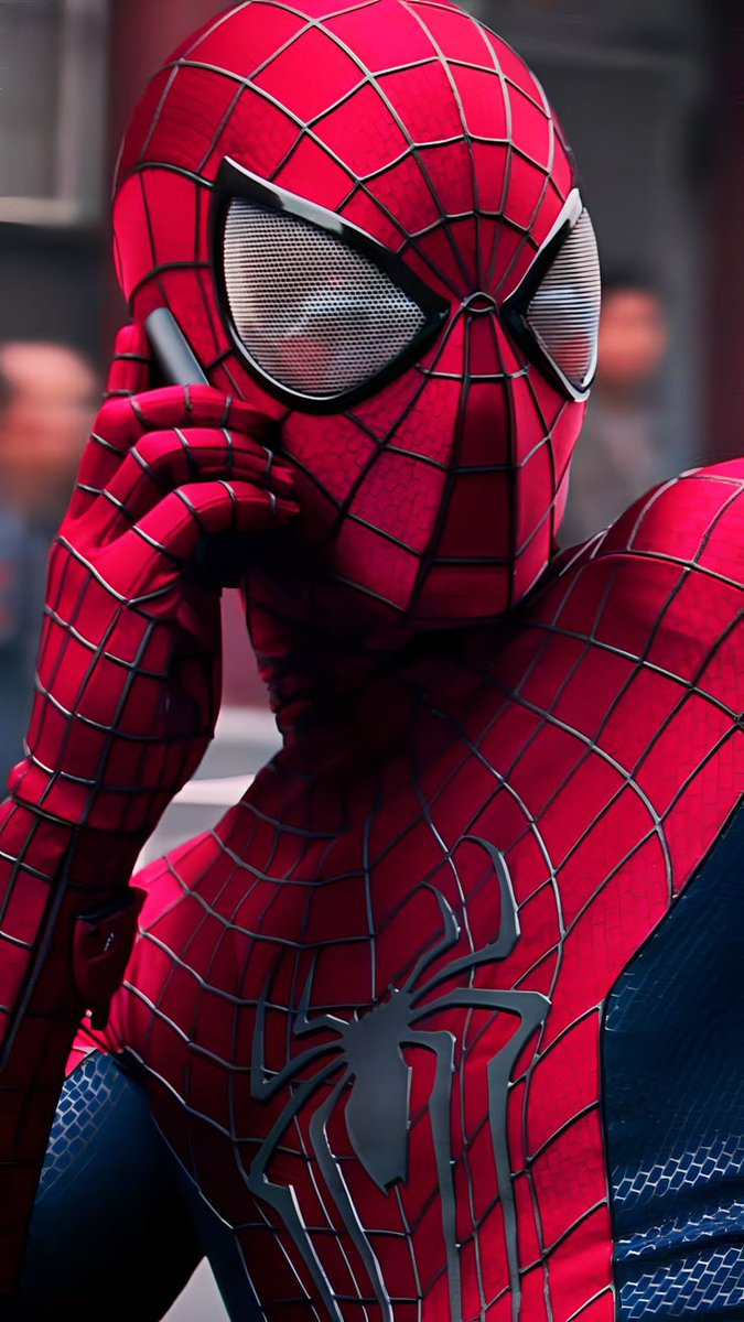 lynxchizzy's tweet photo. New York looks better from up here. 🏙️🕸️
Your screen needs an upgrade 😊 
#spiderman #Trending https://t.co/u8fiQeOZ3t