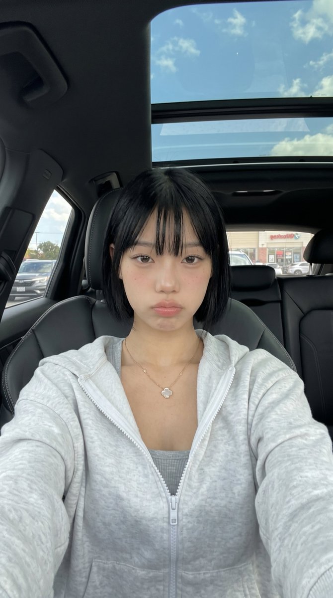 hana♡ HANA - HANA added a new photo.