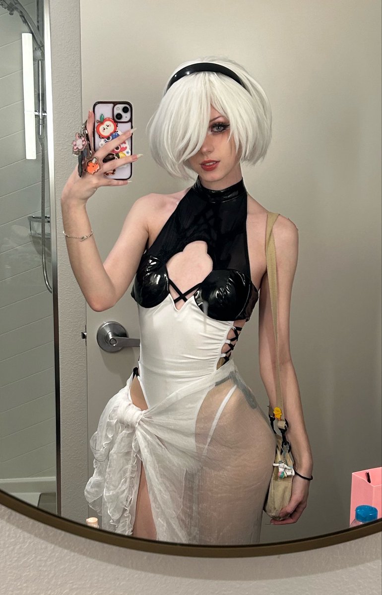 neurahonecos's tweet photo. Battle Androids need a vacation too !

♡ Summer 2B Swimsuit Cosplay ♡ https://t.co/MRCjTsVyAW