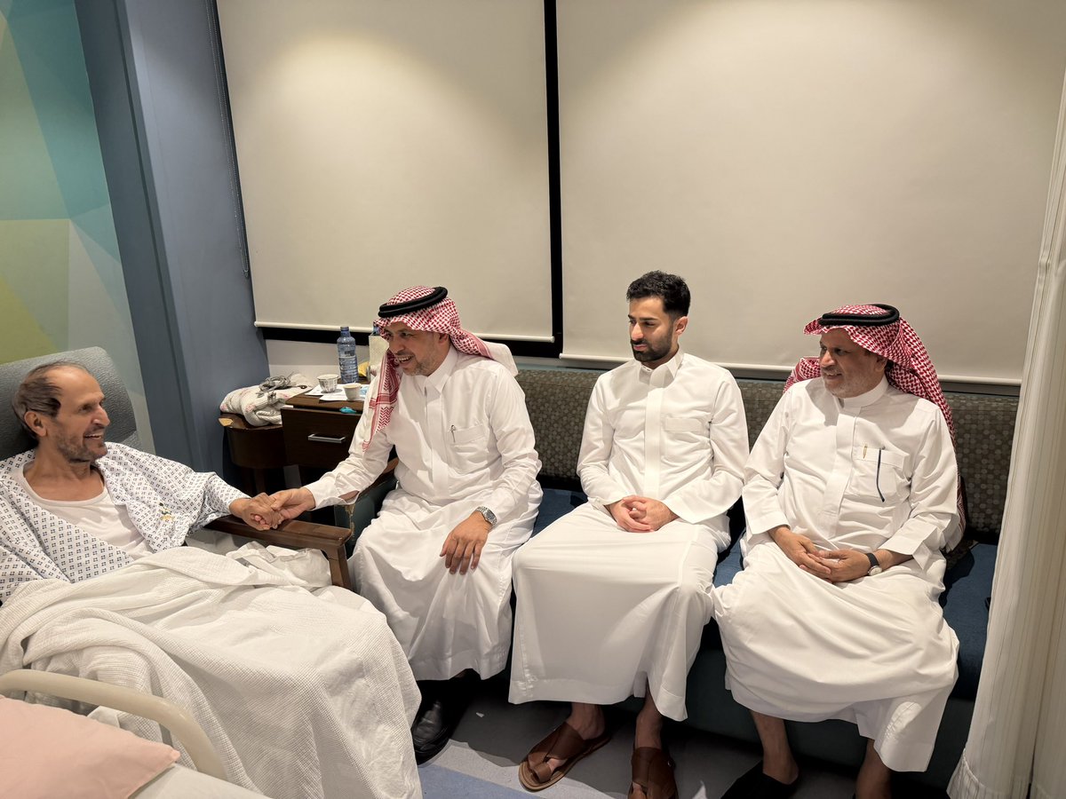 DrIbrahimG's tweet photo. #الحمد_لله 
على سلامة أستاذي وحبيبي أبي فراس أ.عبدالله بن إبراهيم السحيباني
بعد جلطة ألمت به
وعملية قسطرة ناجحة بإذن الله شكرا للابن البار فراس وعدسته شكرا لسعادة العميد محمد بن غريس القحطاني ولصديق فراس أ. أحمد الشلاش
 سلامة دائمة حبيبي أبا فراس. https://t.co/0zymdLRhVb