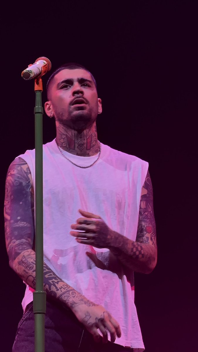 adacinha is touring in the UK with Zayn 🐆 tweet media