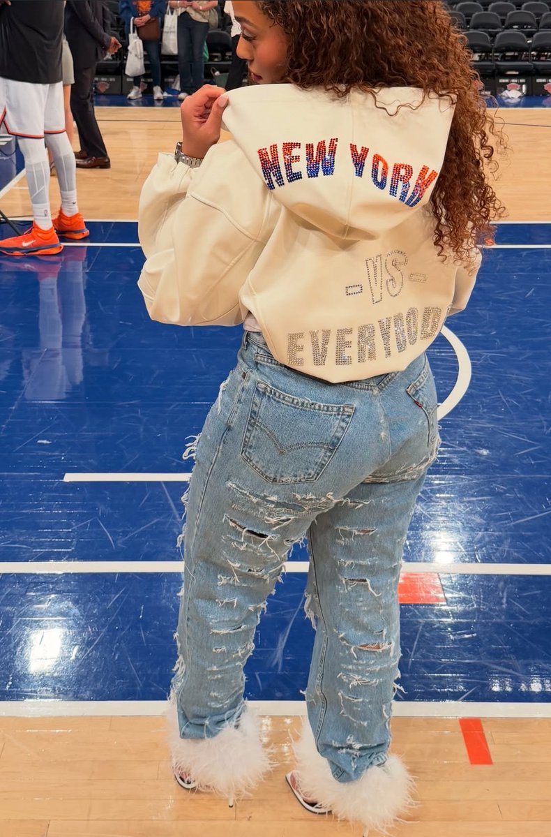 Bodega Baddie tweet media